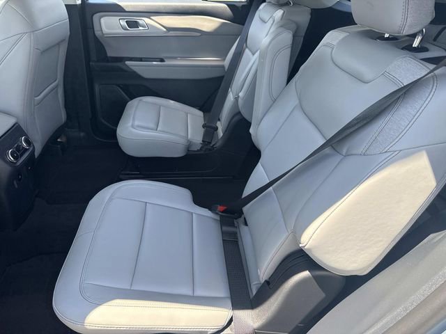 Certified 2025 Ford Explorer Active w/ Active Comfort Package AWD/4WD image 16