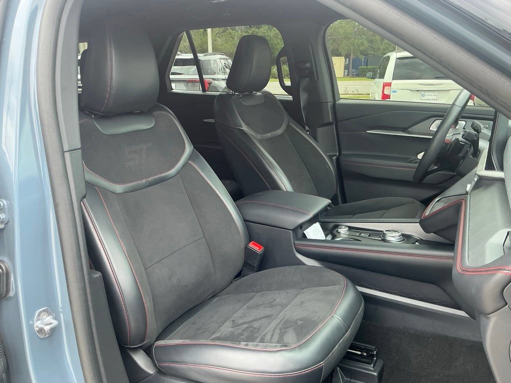Certified 2025 Ford Explorer ST RWD image 26