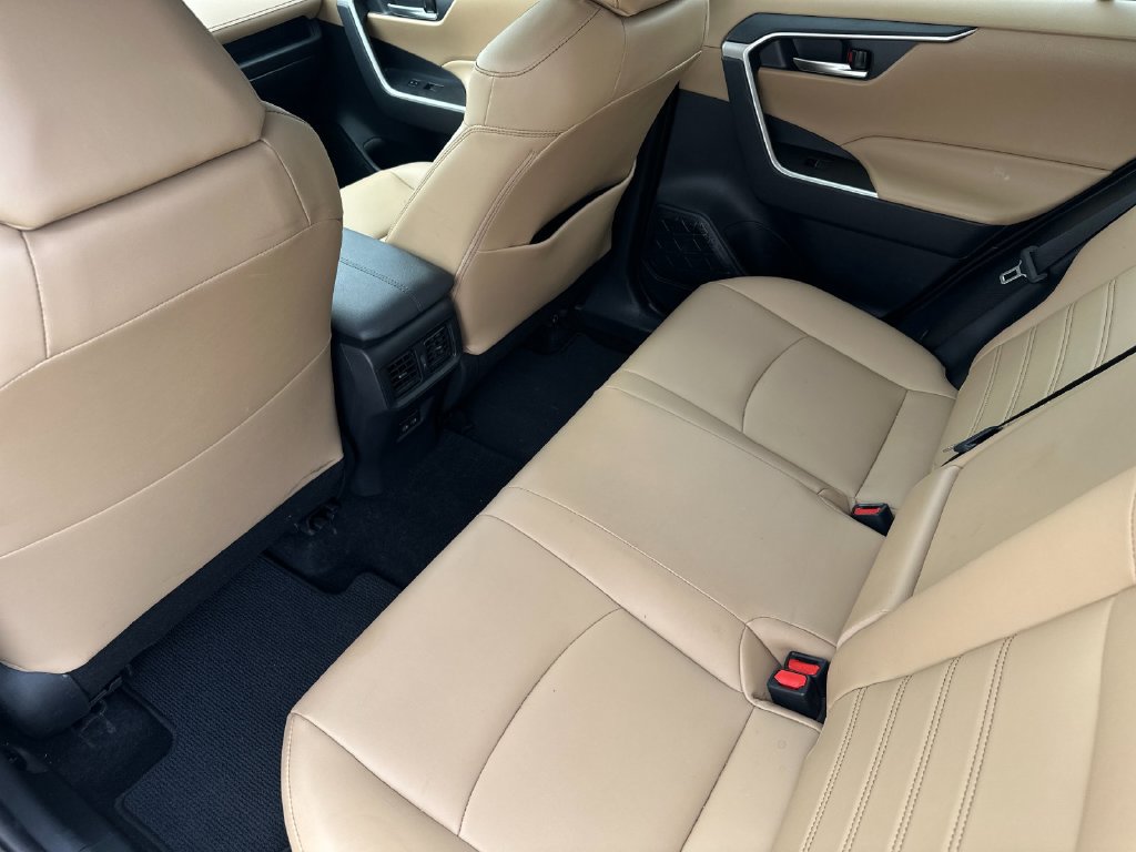 Used 2024 Toyota RAV4 XLE Premium FWD image 11