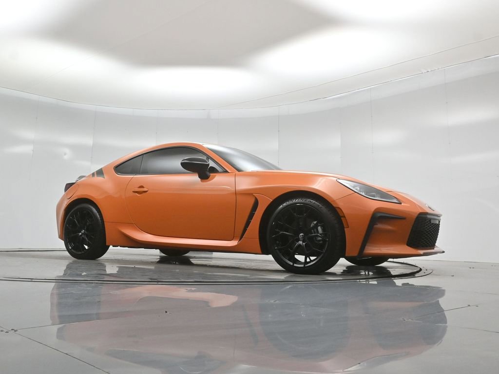 Used 2023 Toyota GR86 10th Anniversary SE RWD image 3