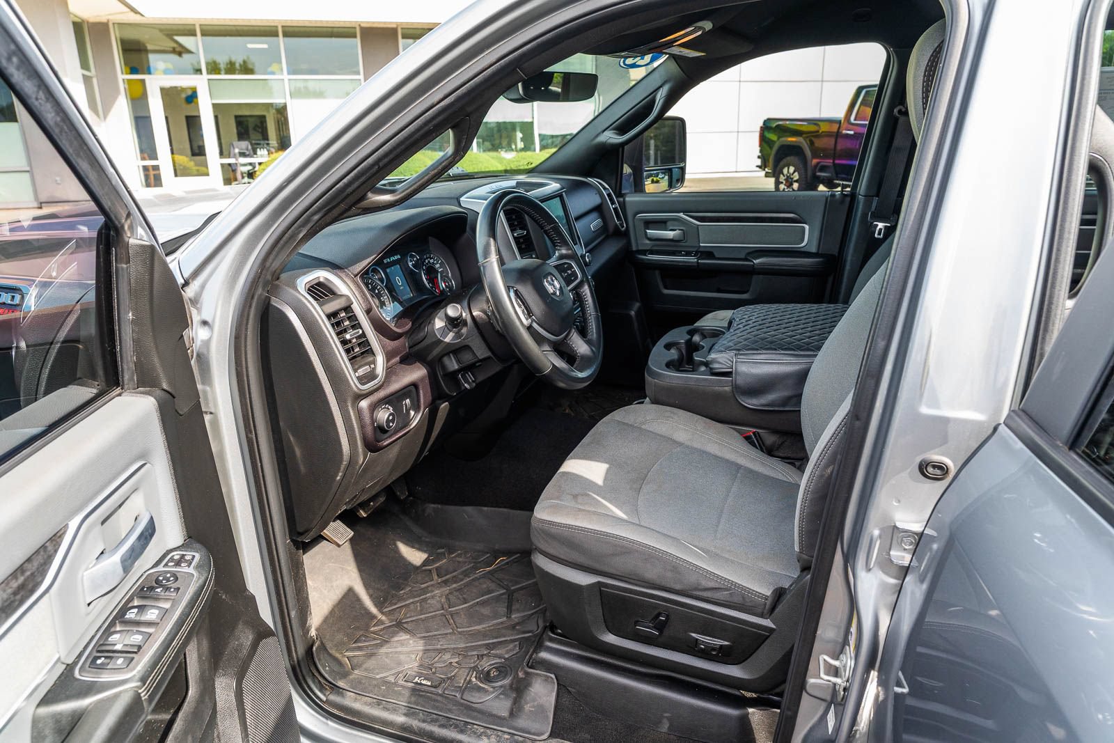 Used 2023 RAM 2500 Big Horn w/ Level 1 Equipment Group AWD/4WD image 18