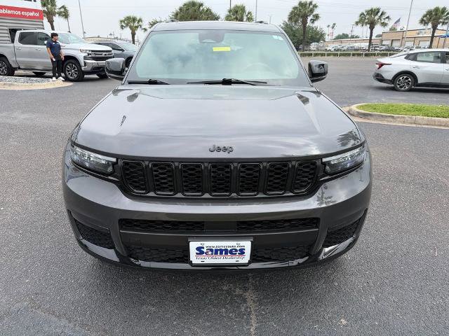 Used 2025 Jeep Grand Cherokee L Limited w/ Black Appearance Package AWD/4WD image 9
