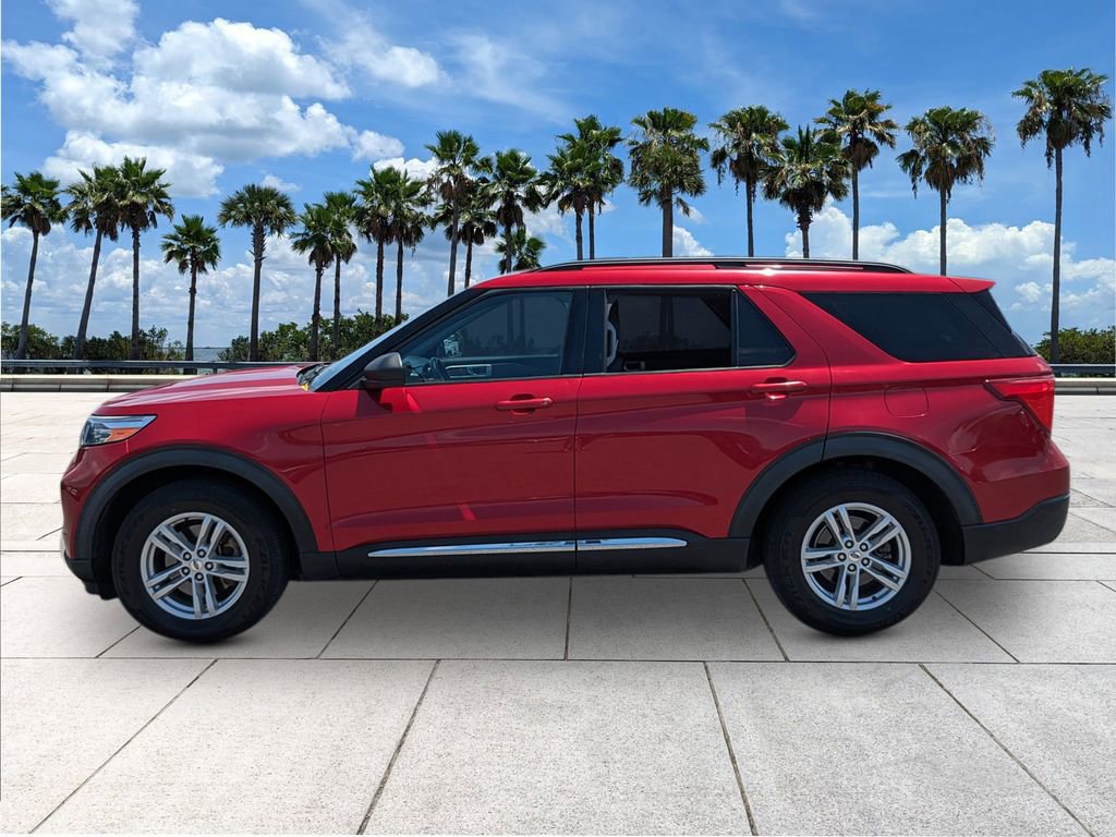 Certified 2021 Ford Explorer XLT w/ Equipment Group 202A RWD image 4