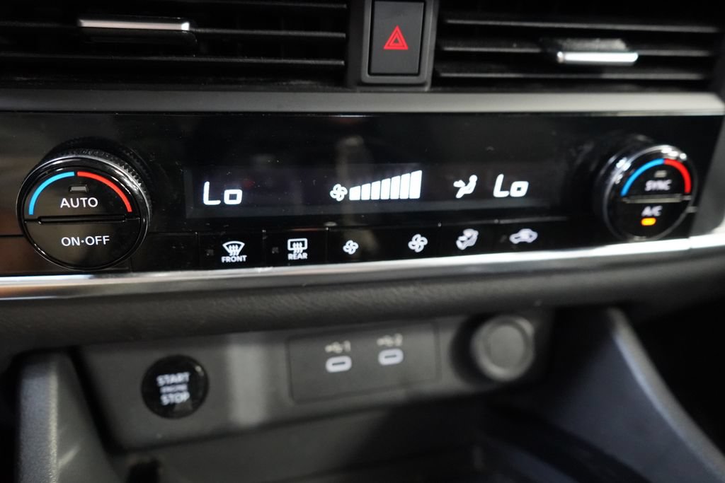 Used 2025 Nissan Rogue SV FWD image 36