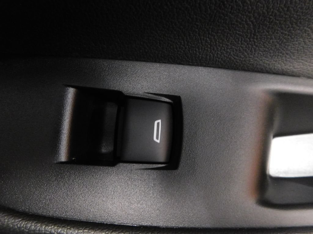 Used 2025 Buick Encore GX Preferred FWD image 44