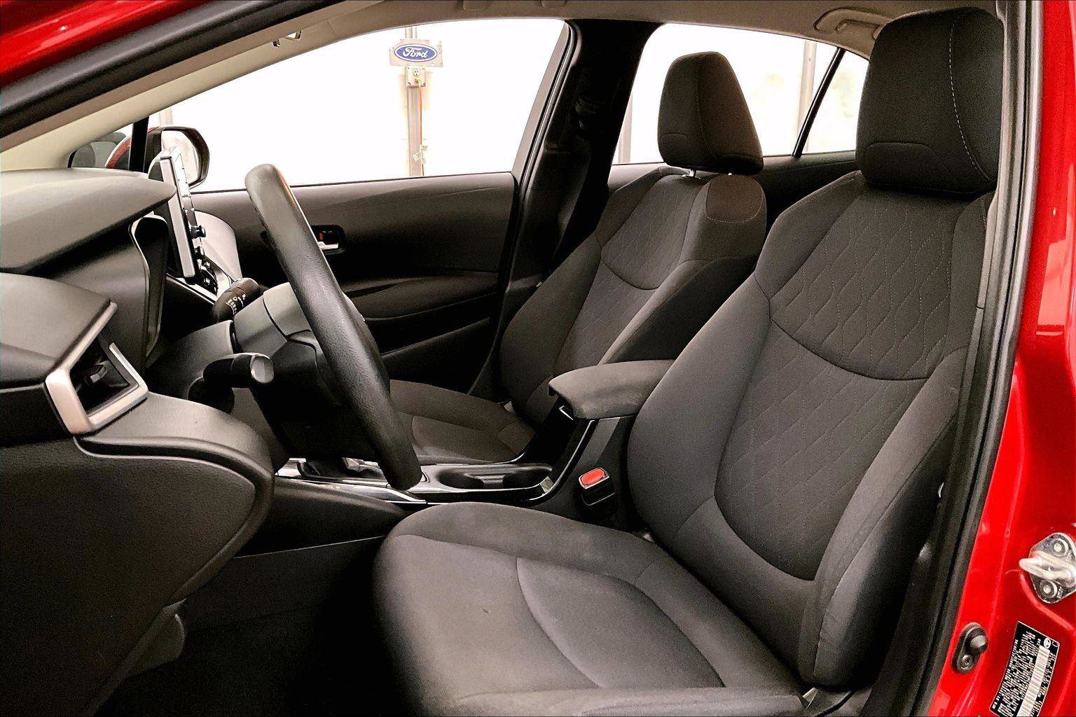 Used 2021 Toyota Corolla LE image 24