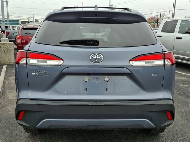 Used 2023 Toyota Corolla Cross LE w/ Moonroof Package FWD image 5
