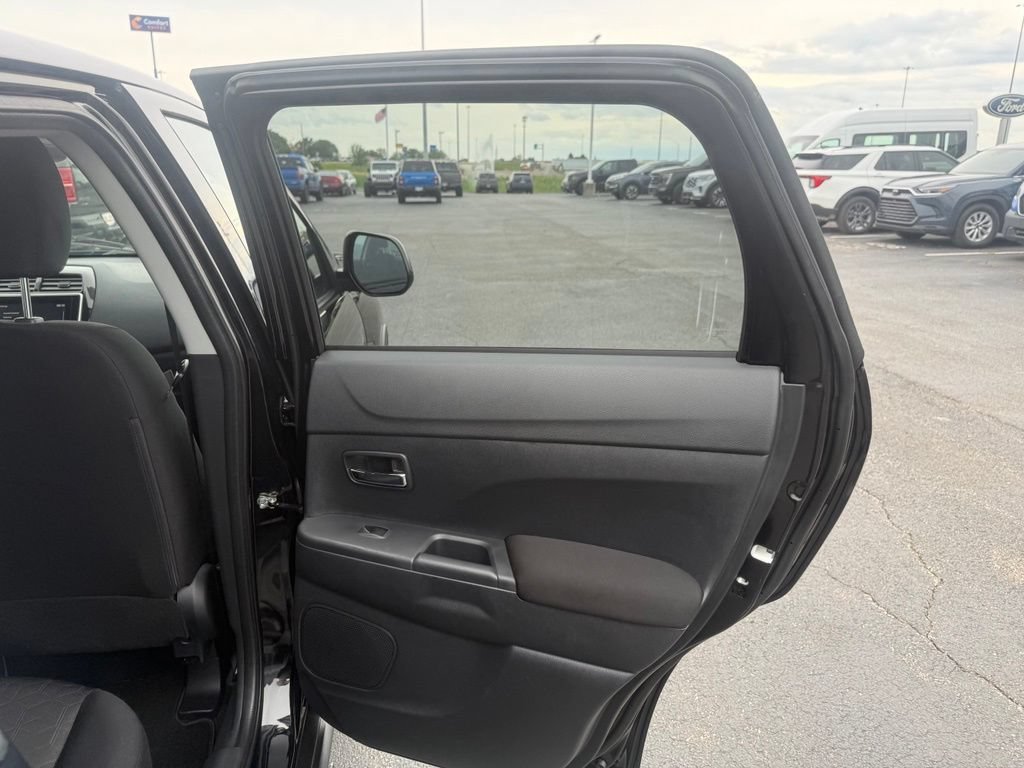 Used 2021 Mitsubishi Outlander Sport LE AWD/4WD image 49