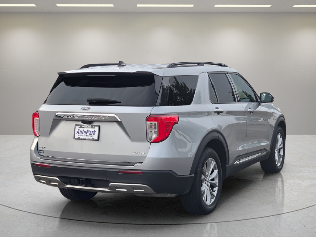 Certified 2023 Ford Explorer XLT w/ Equipment Group 202A AWD/4WD image 8