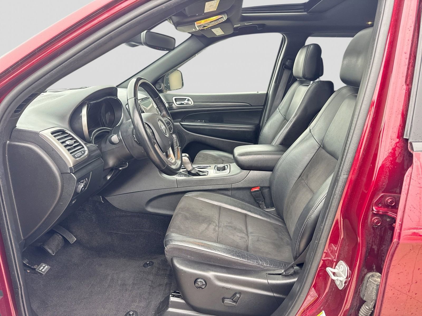 Used 2022 Jeep Grand Cherokee Altitude image 3