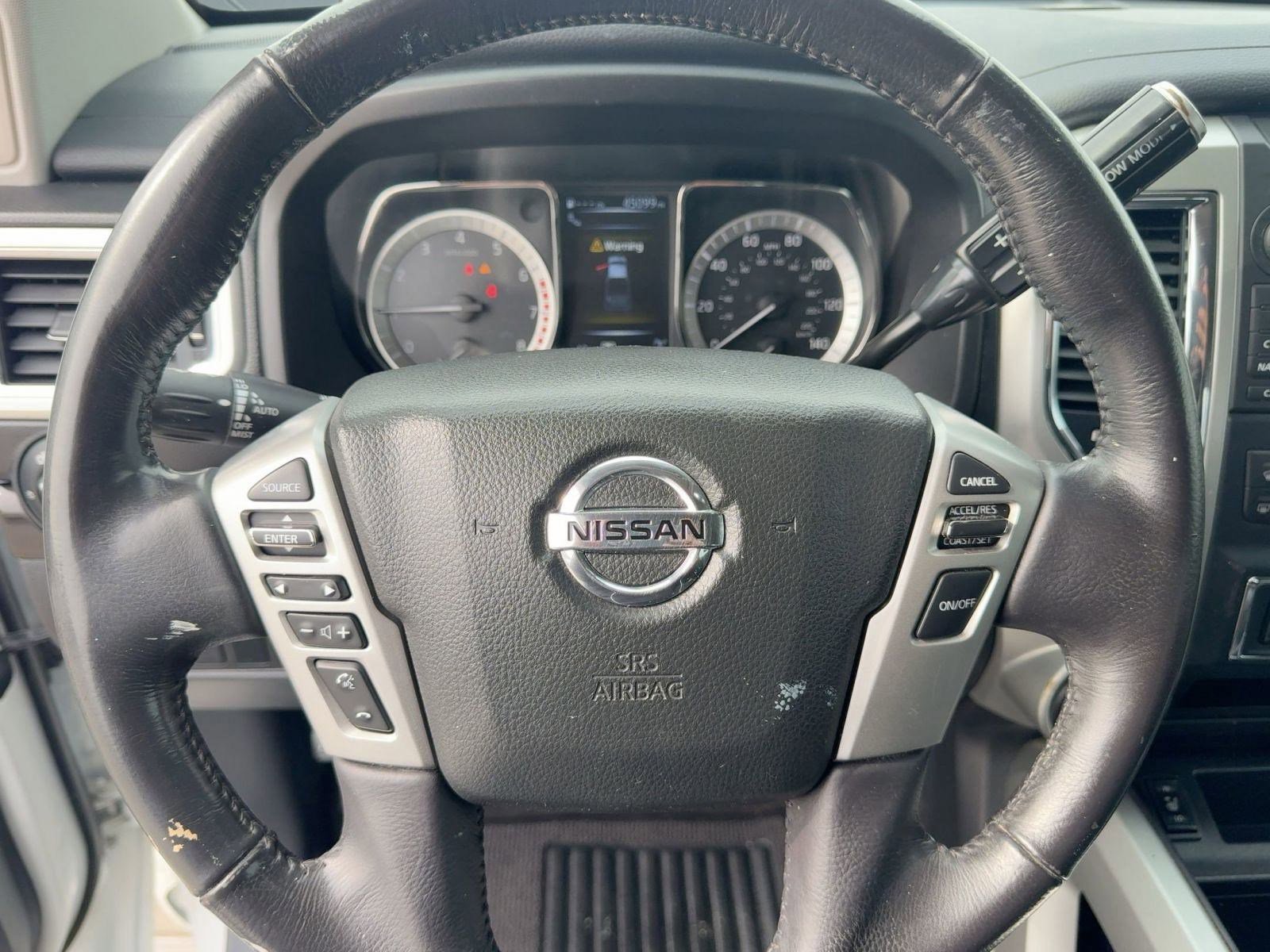 Used 2018 Nissan Titan SV w/ SV Convenience Package image 14