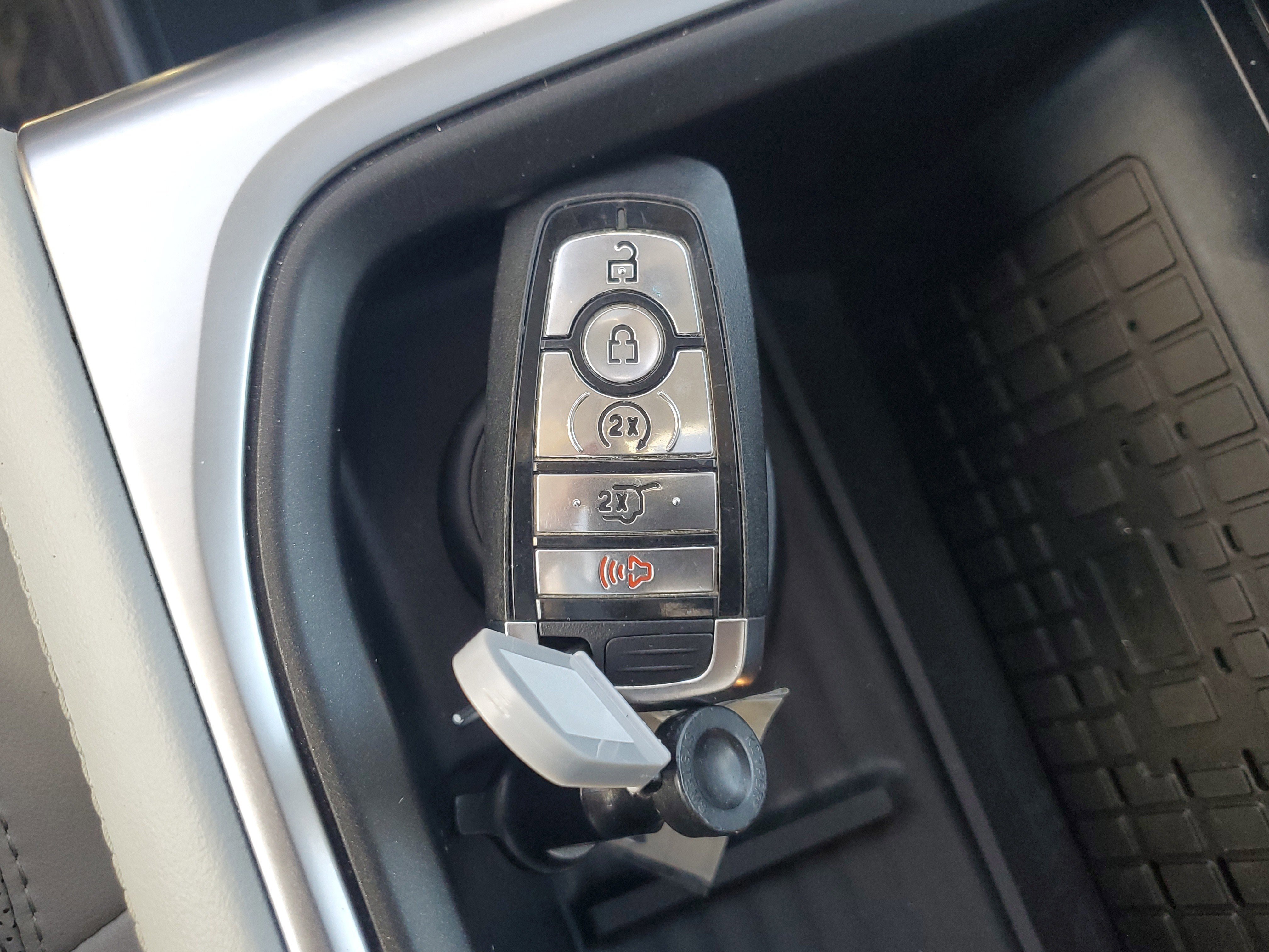 Certified 2025 Ford Expedition Platinum w/ Driver's Package image 30