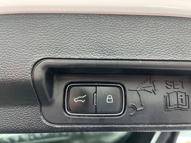 Certified 2020 Ford Explorer XLT w/ Equipment Group 202A AWD/4WD image 27