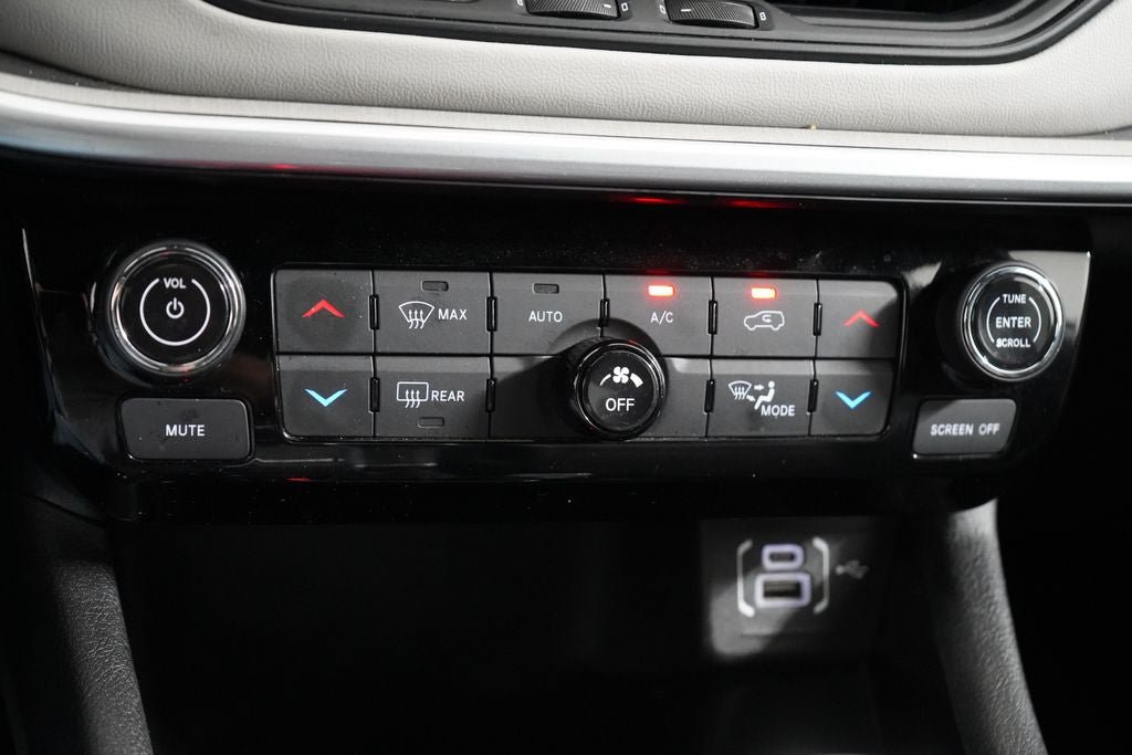 Used 2025 Jeep Compass Limited AWD/4WD image 26
