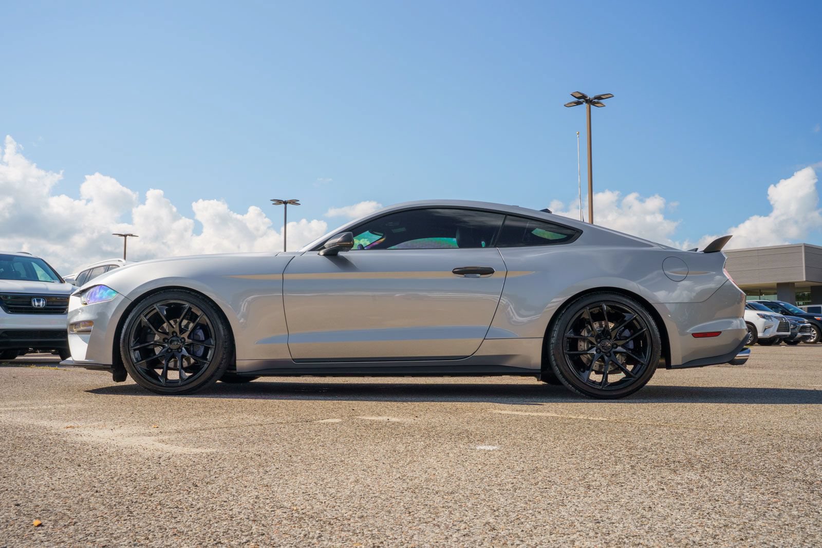 Certified 2020 Ford Mustang Premium RWD image 5