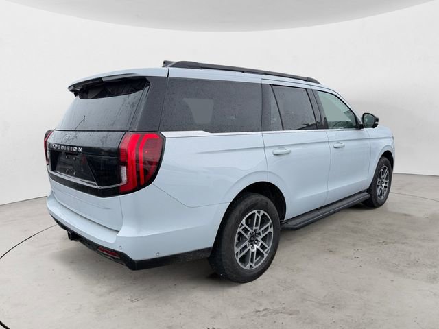 Certified 2025 Ford Expedition Active AWD/4WD image 5