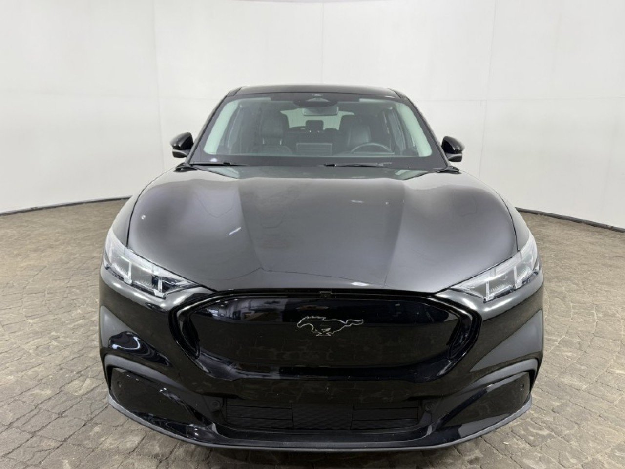 Certified 2025 Ford Mustang Mach-E Premium AWD/4WD image 2