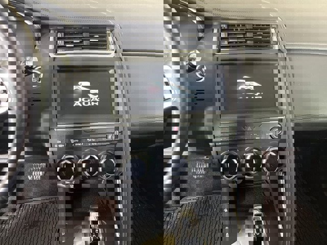 Used 2019 Jaguar E-PACE SE image 22