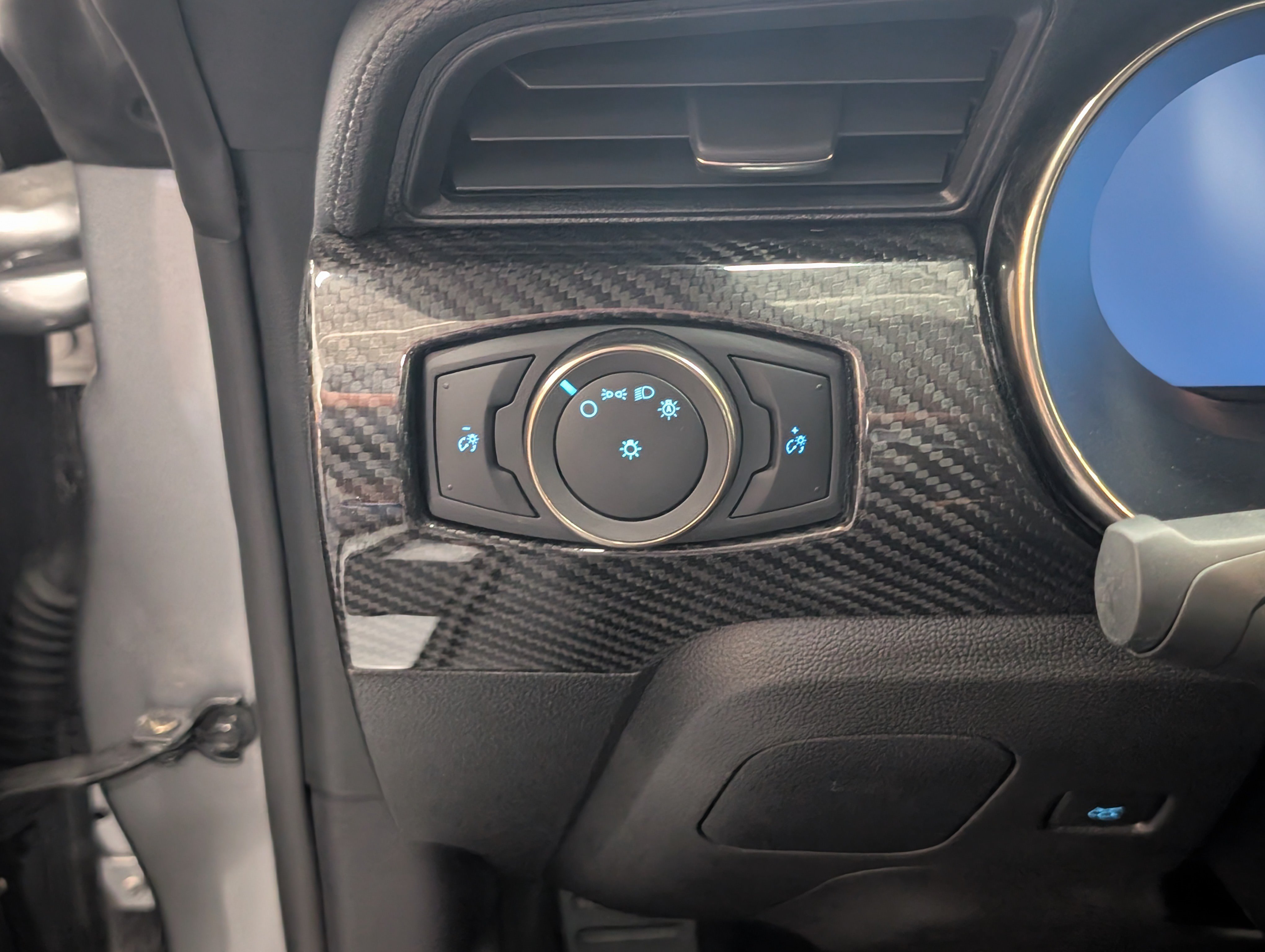 Certified 2021 Ford Mustang Shelby GT500 w/ Carbon Fiber Track Pack RWD image 18