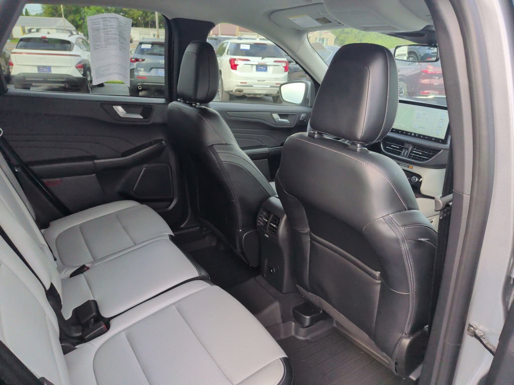 Certified 2023 Ford Escape Platinum AWD/4WD image 10