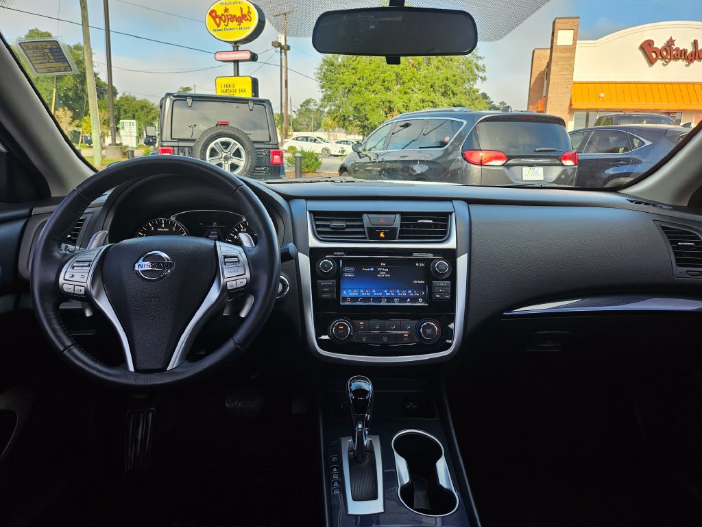 Used 2018 Nissan Altima 2.5 SR w/ SR Midnight Edition FWD image 5