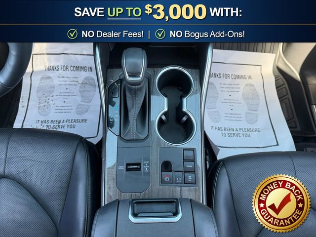 Used 2024 Toyota Highlander Platinum FWD image 20