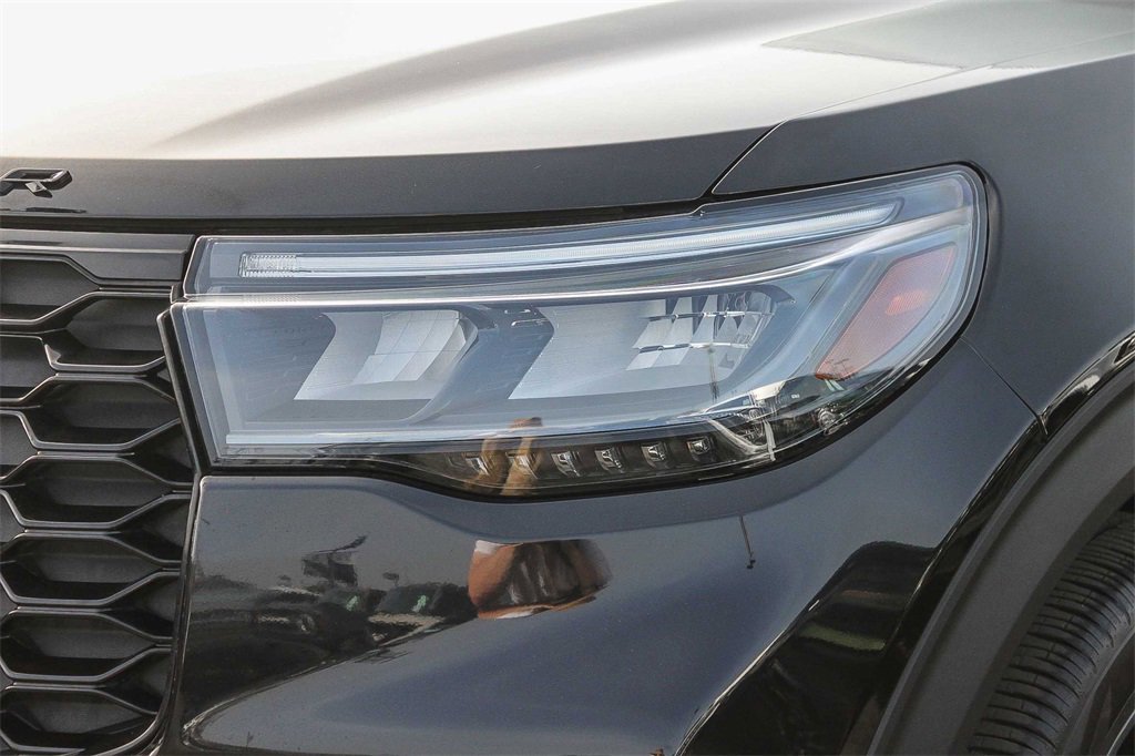 Certified 2025 Ford Explorer ST-Line w/ Premium Package image 7