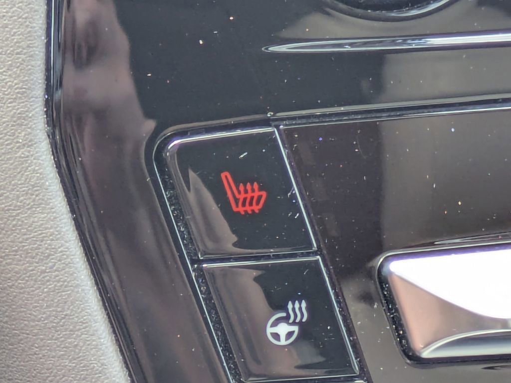 Certified 2022 Ford Explorer Platinum w/ Equipment Group 601A AWD/4WD image 24