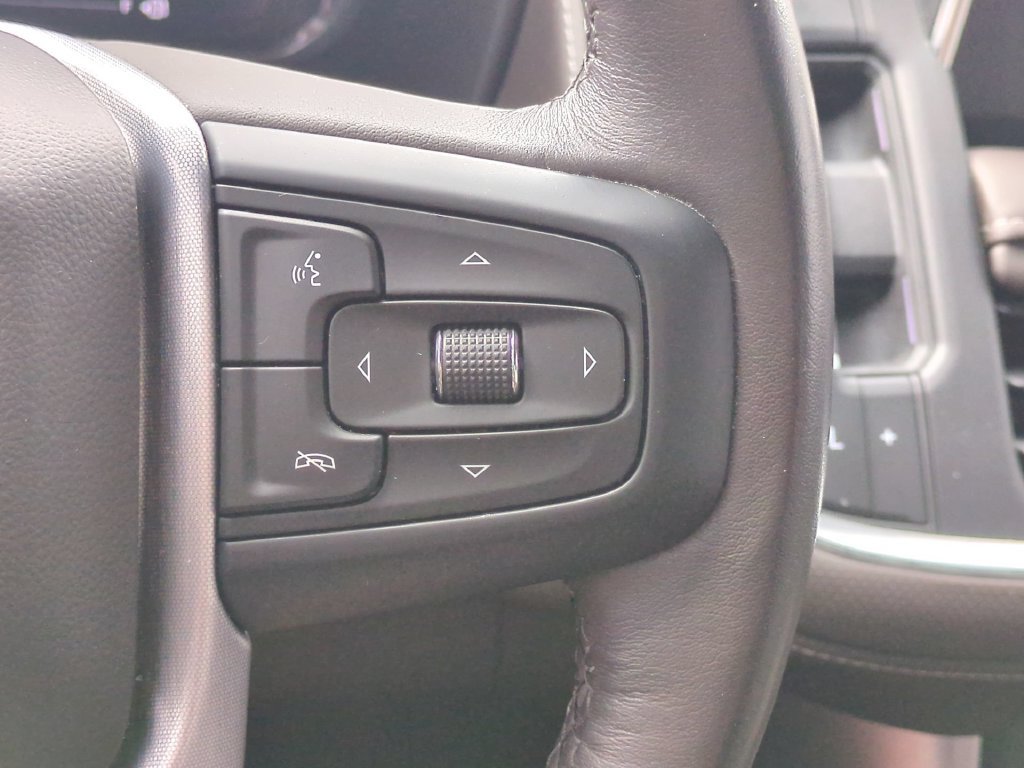 Used 2022 GMC Yukon SLT w/ SLT Luxury Package RWD image 29