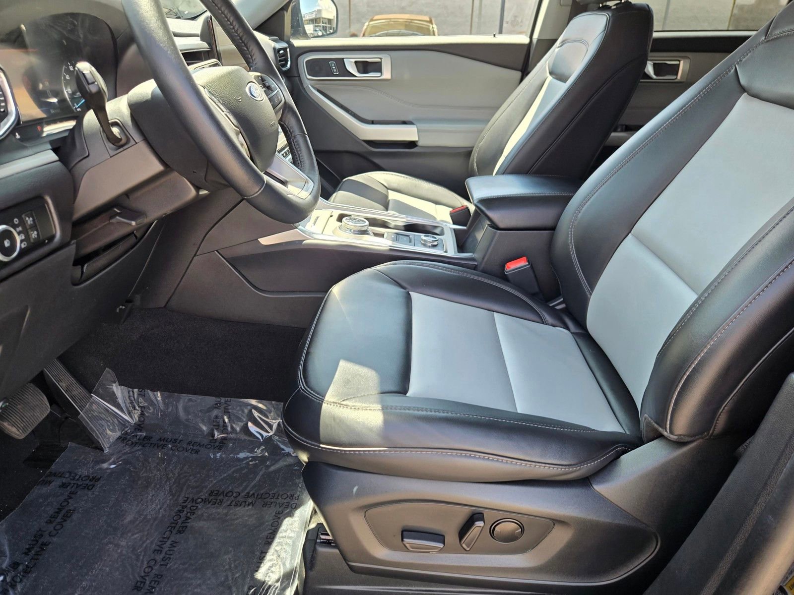 Certified 2023 Ford Explorer XLT w/ Equipment Group 202A AWD/4WD image 28