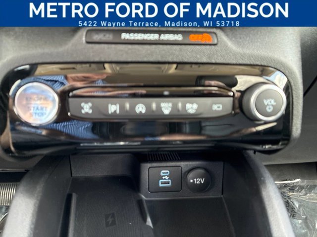 Certified 2023 Ford Escape Platinum AWD/4WD image 18