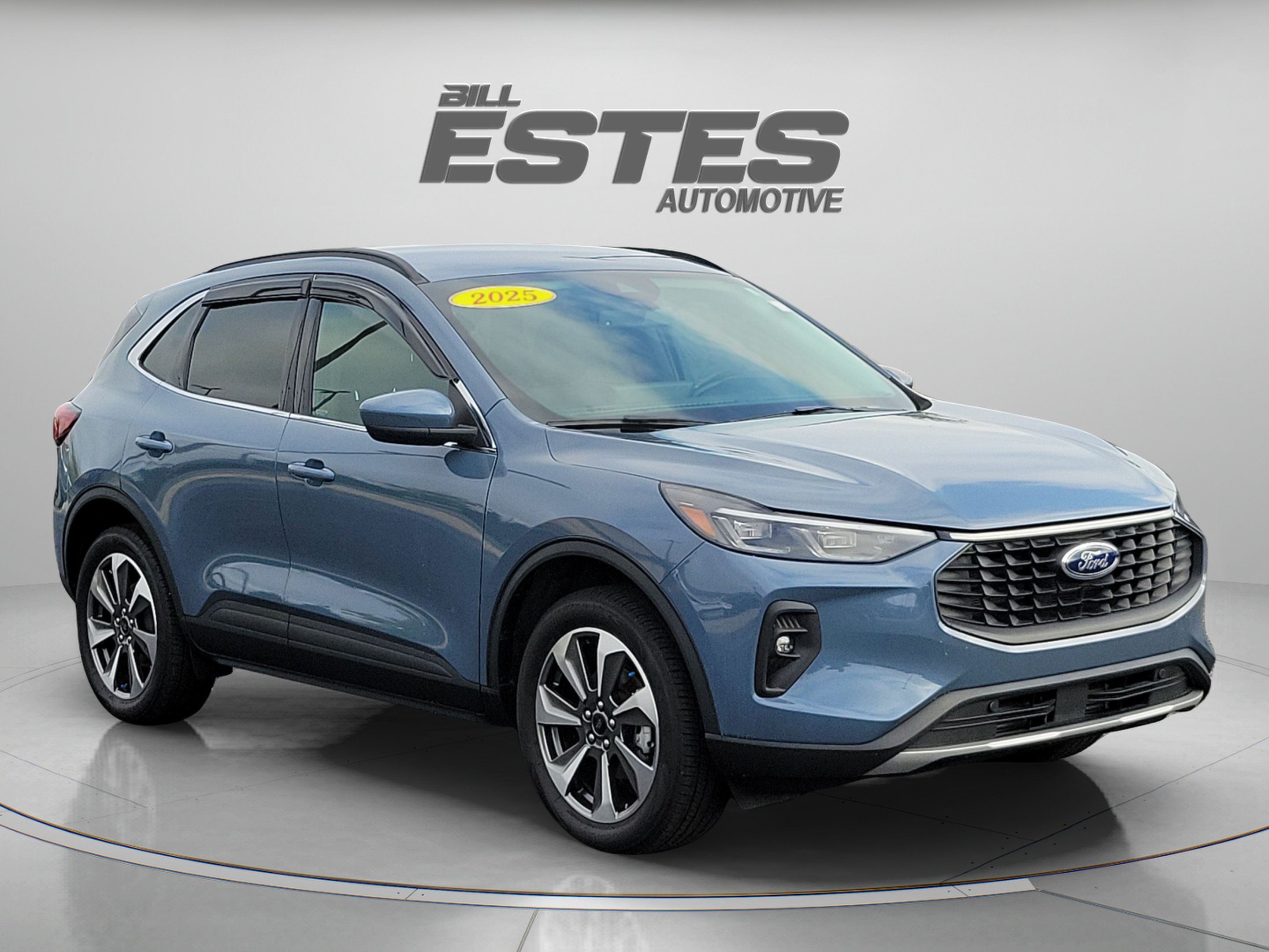 Certified 2025 Ford Escape Platinum AWD/4WD image 5