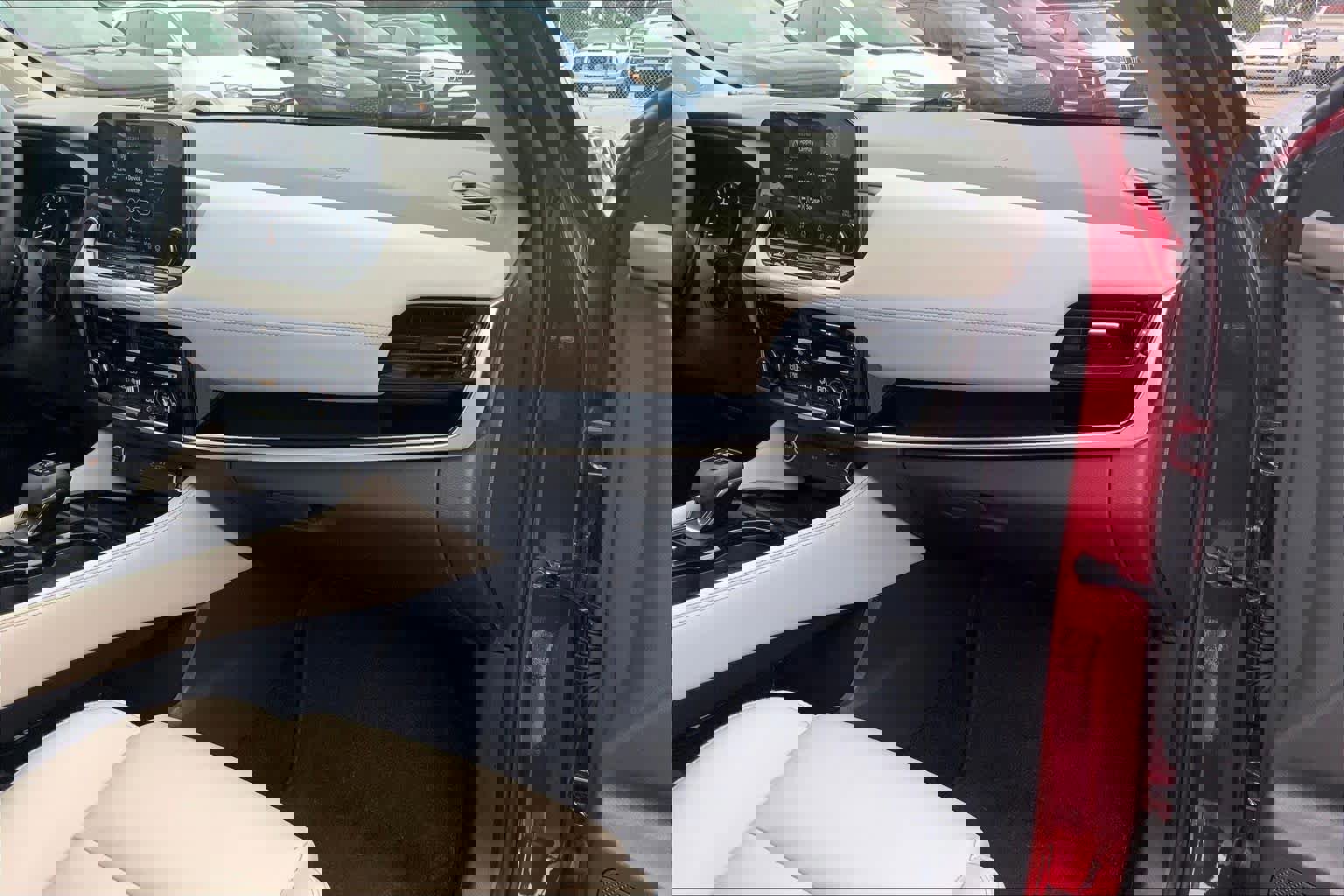 Used 2023 Nissan Rogue SL w/ SL Premium Package image 18