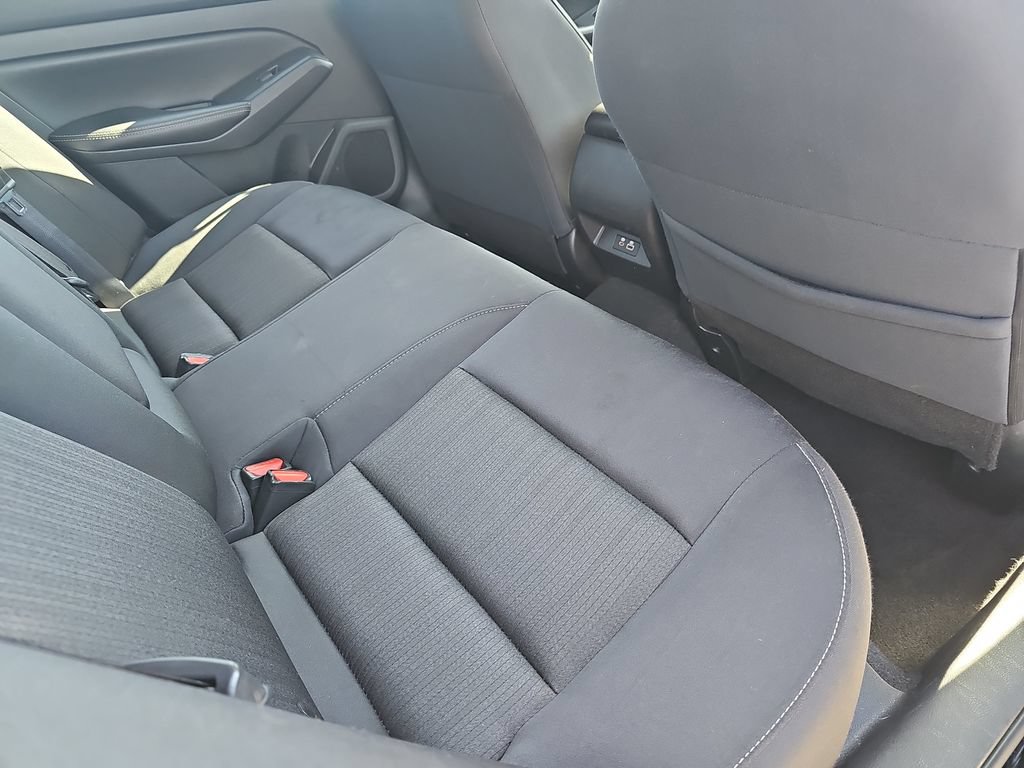 Used 2024 Nissan Altima 2.5 SV FWD image 11