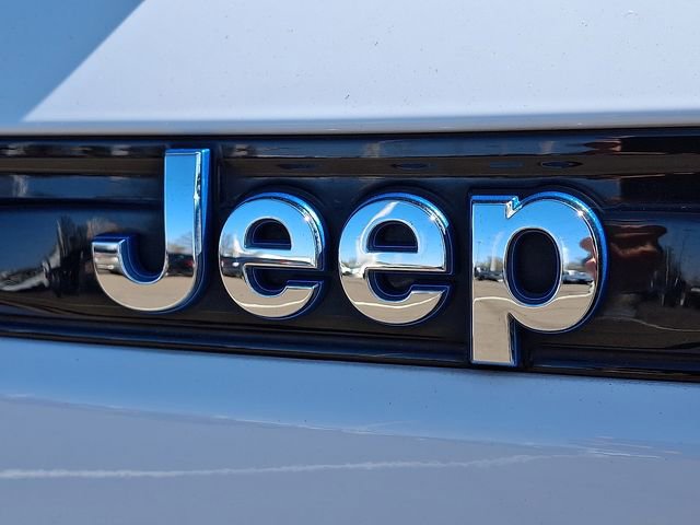 Used 2022 Jeep Grand Cherokee Overland AWD/4WD image 31