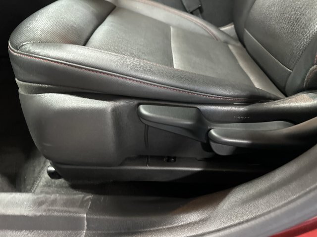 Used 2025 Chevrolet Trax RS FWD image 18