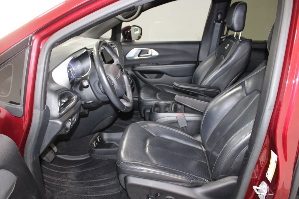 Used 2018 Chrysler Pacifica Touring-L w/ Premium Audio Group FWD image 20