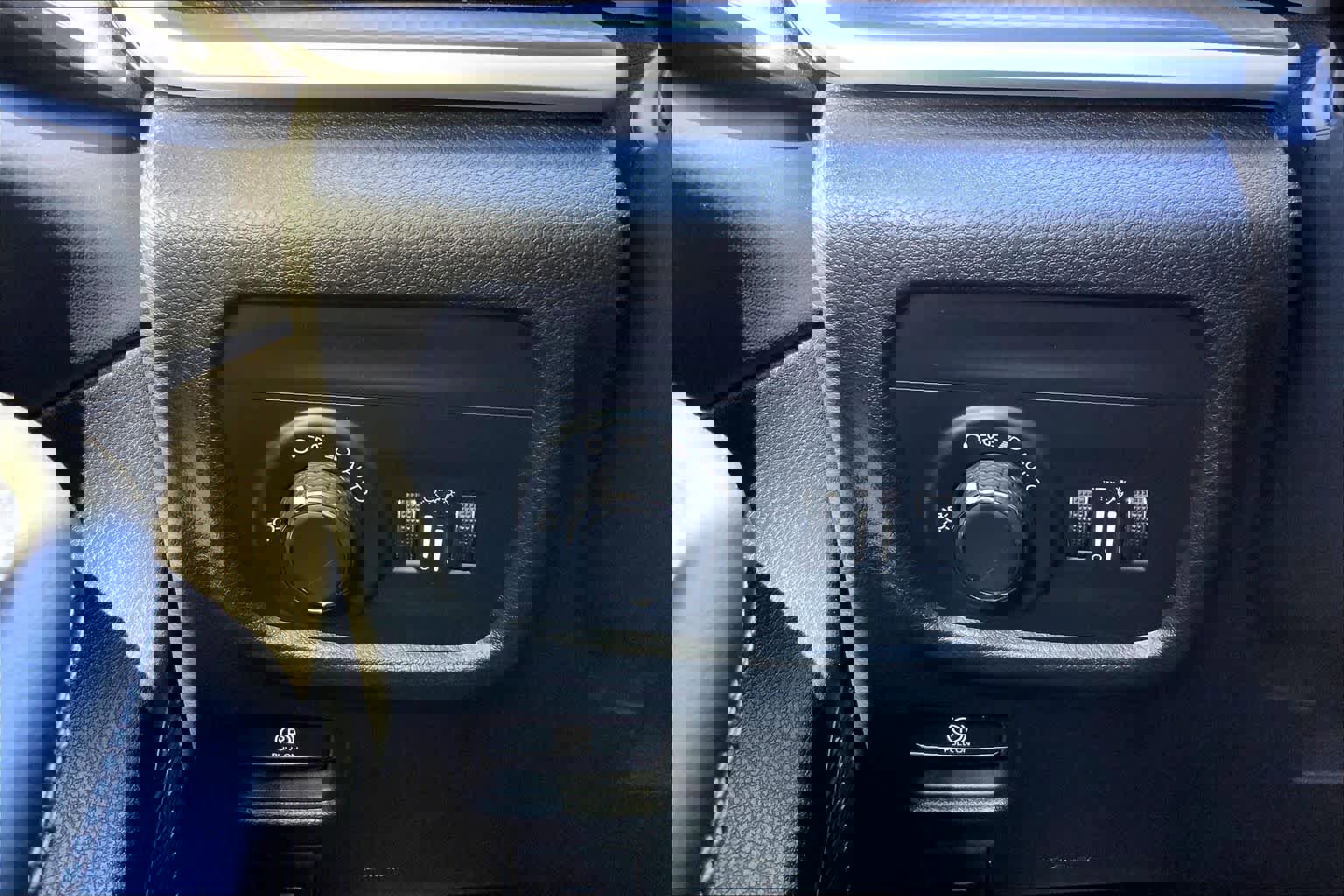 Used 2023 Jeep Grand Cherokee Altitude image 35