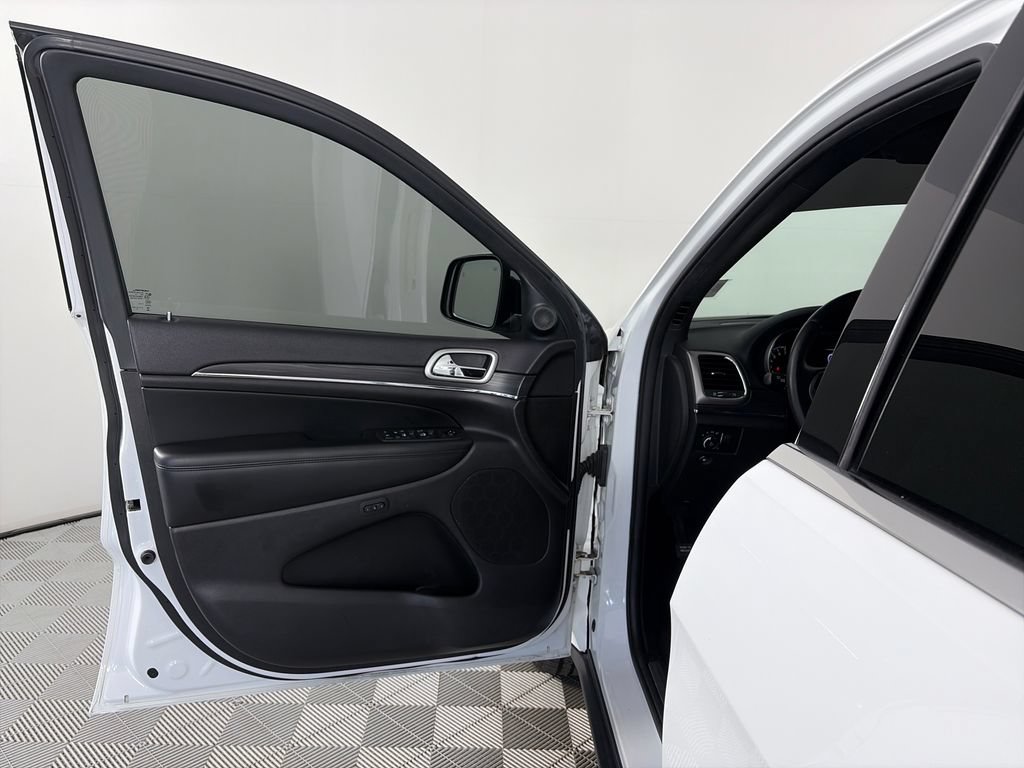 Used 2019 Jeep Grand Cherokee Limited w/ Trailer Tow Group IV AWD/4WD image 10
