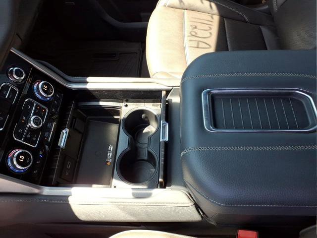 Used 2024 GMC Yukon XL Denali w/ LPO, Illumination Package RWD image 25