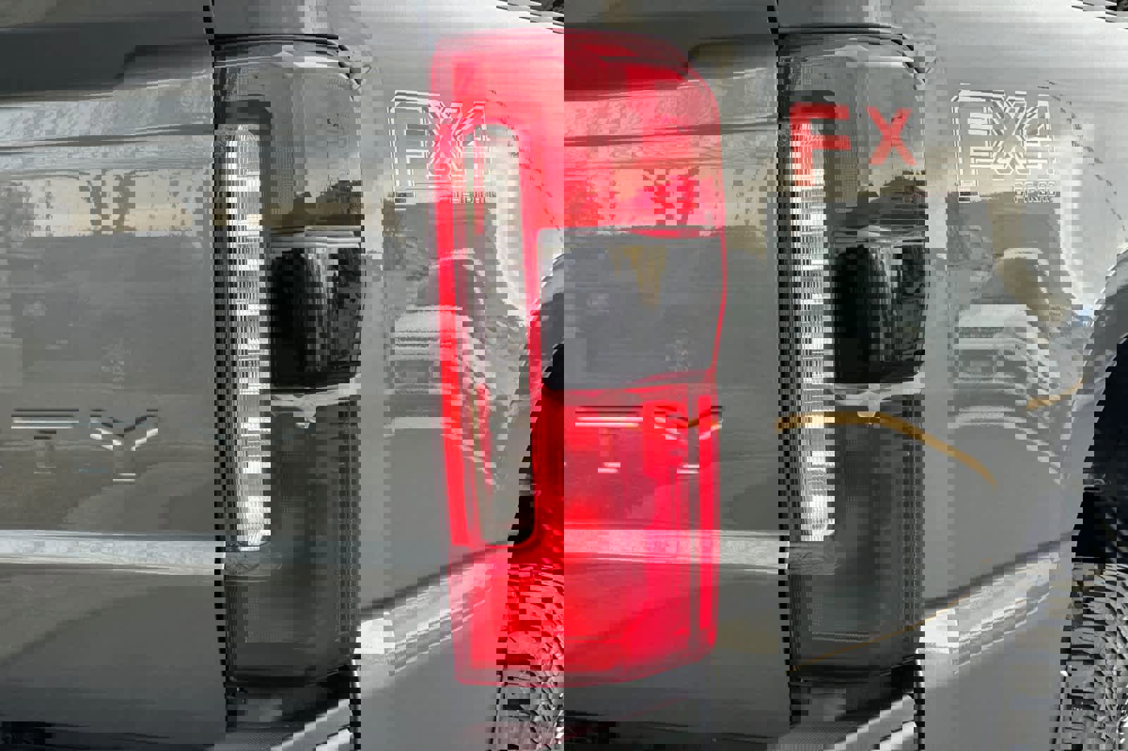 Certified 2023 Ford F250 Lariat w/ Sport Appearance Package image 27