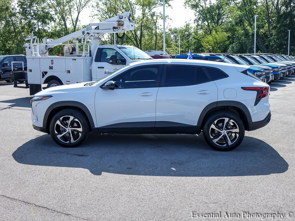 Used 2024 Chevrolet Trax RS w/ Driver Confidence Package FWD image 4