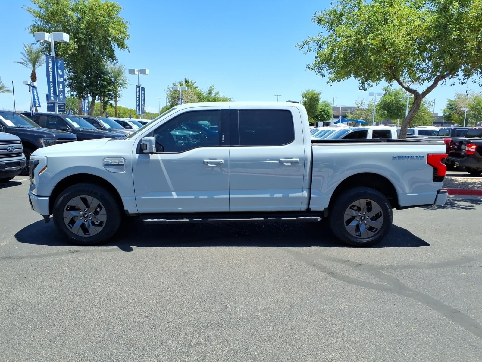 Certified 2023 Ford F150 Lightning Lariat w/ Tow Technology Package AWD/4WD image 7