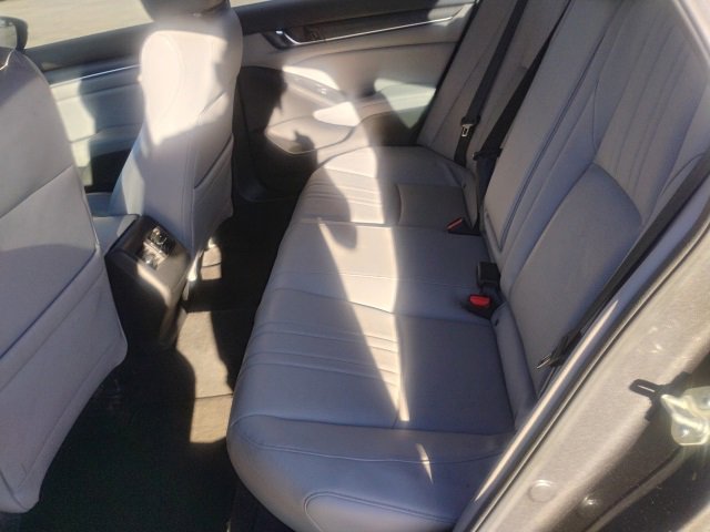 Used 2018 Honda Accord Touring image 13