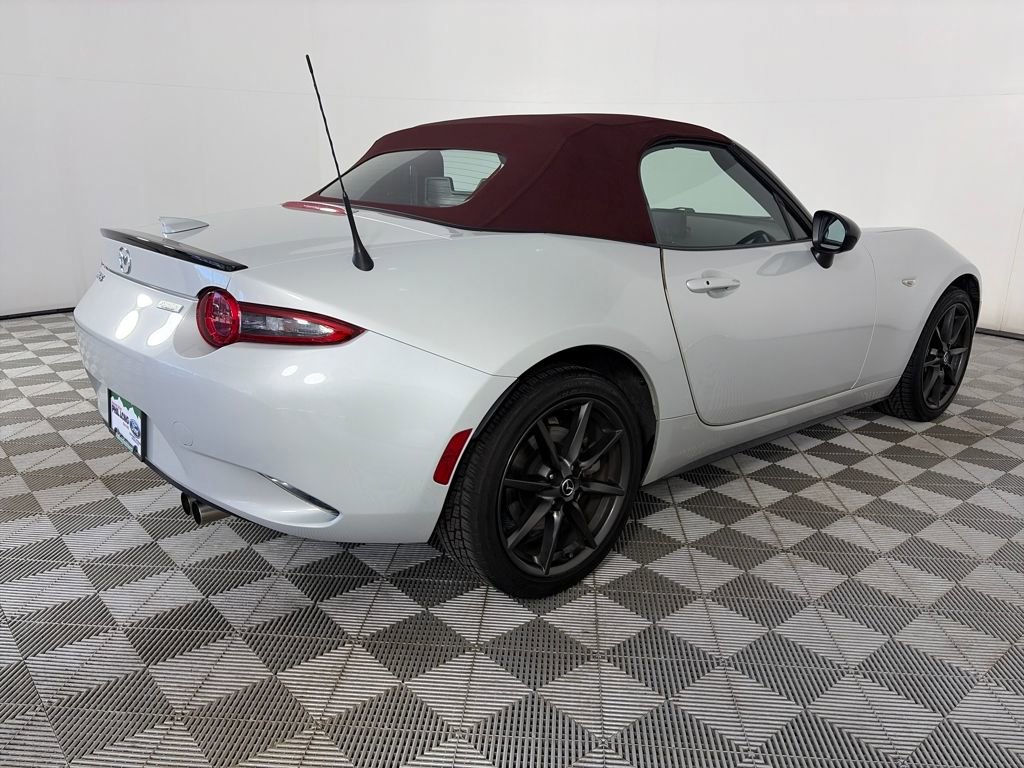 Used 2018 MAZDA MX-5 Miata Club image 9