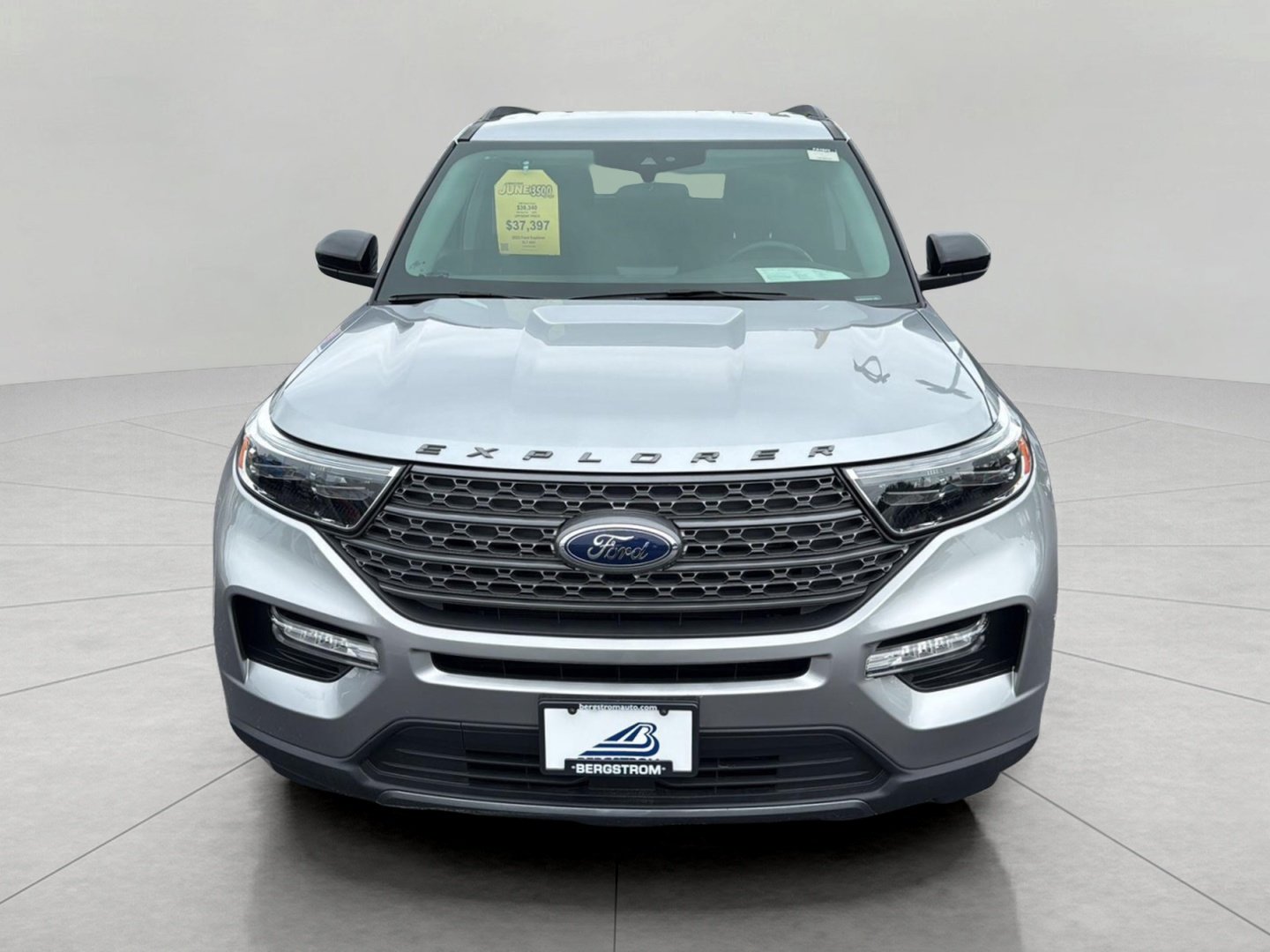 Certified 2023 Ford Explorer XLT w/ Equipment Group 202A AWD/4WD image 13