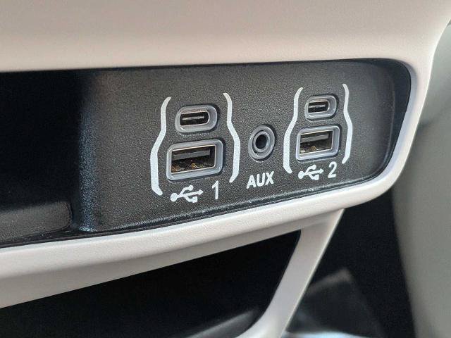 Used 2023 Chrysler Voyager LX FWD image 25