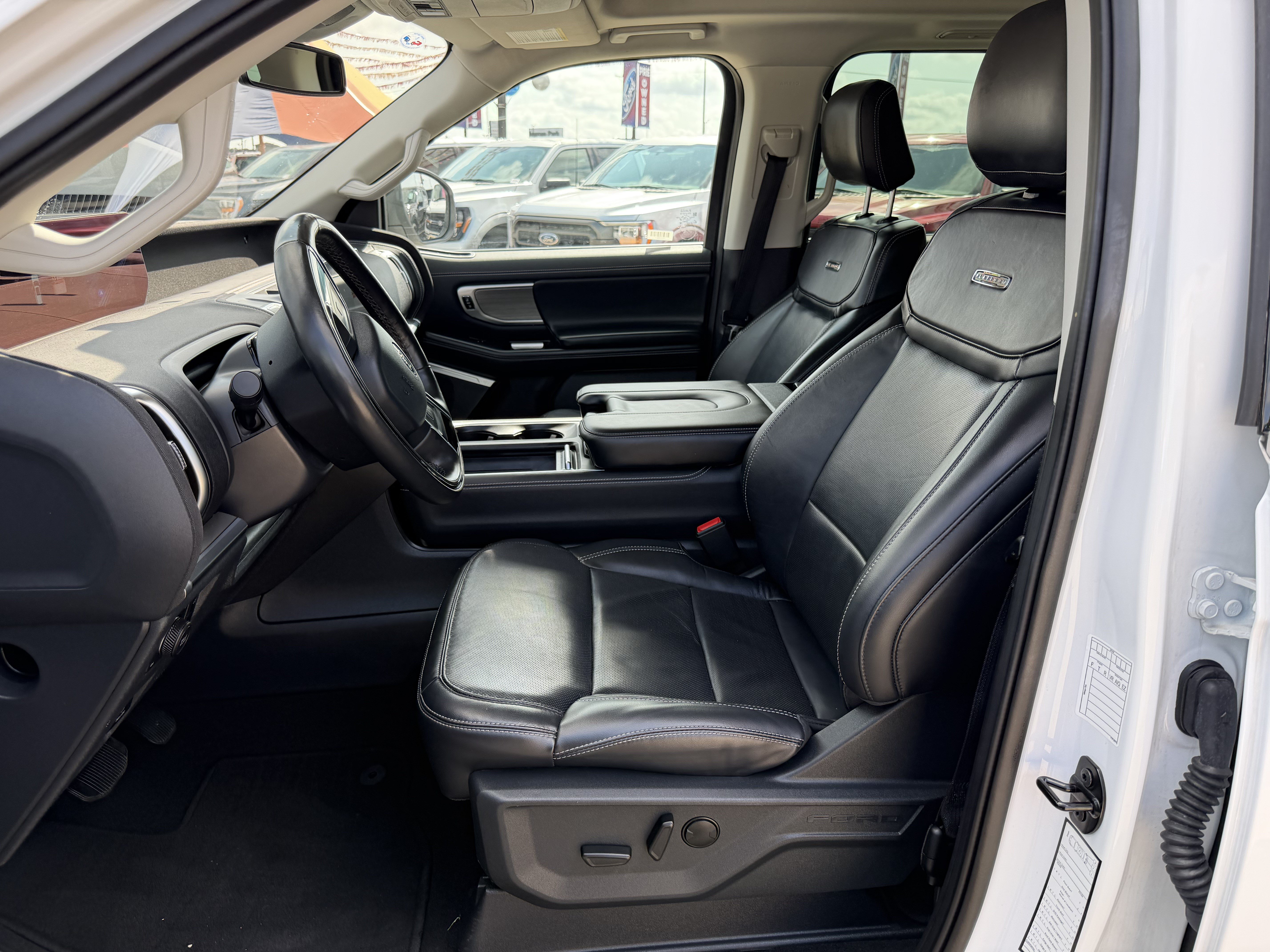 Certified 2025 Ford Expedition Platinum AWD/4WD image 15