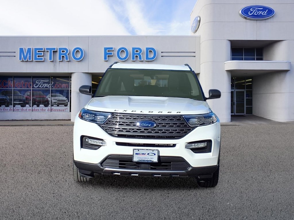 Certified 2021 Ford Explorer XLT w/ Equipment Group 202A AWD/4WD image 8