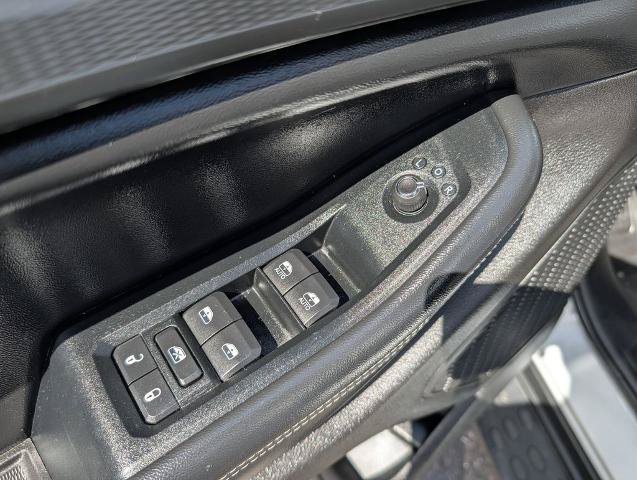 Used 2023 Jeep Grand Cherokee Laredo AWD/4WD image 13